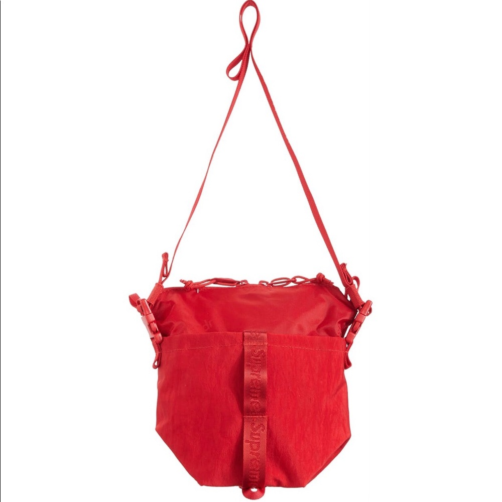 Supreme neck pouch